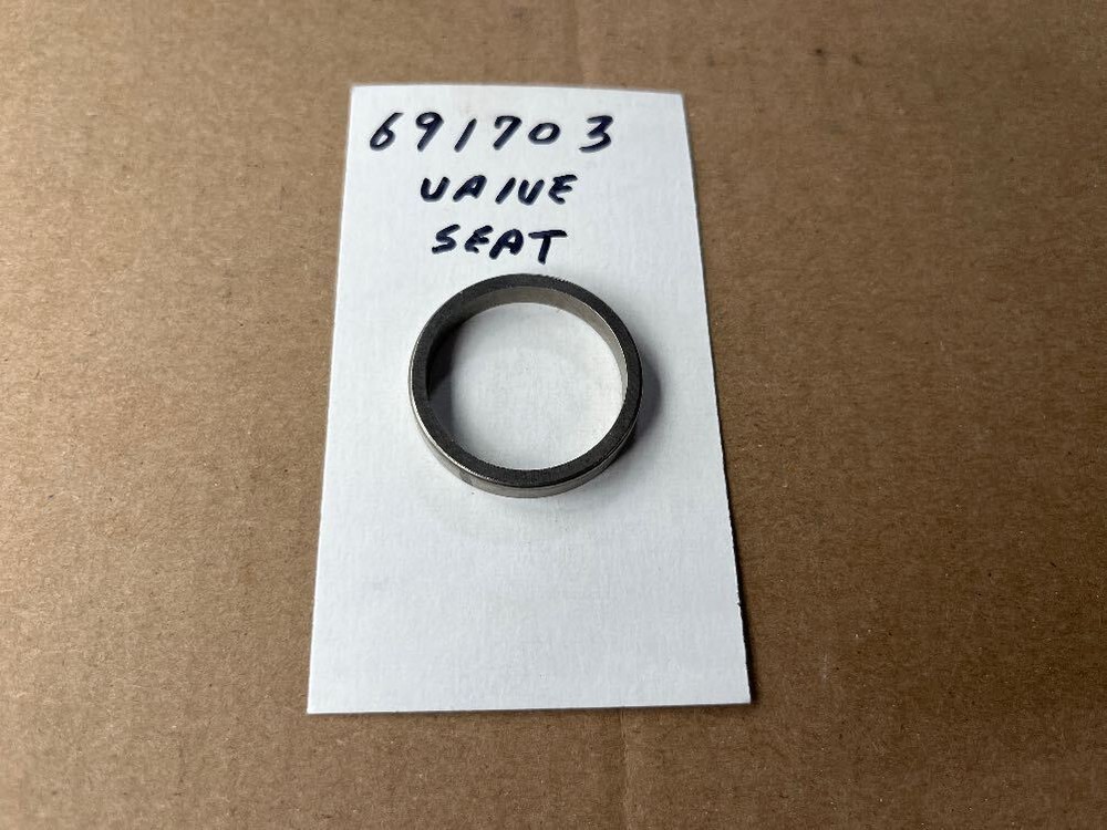 Briggs & Stratton 691703 SEAT-VALVE