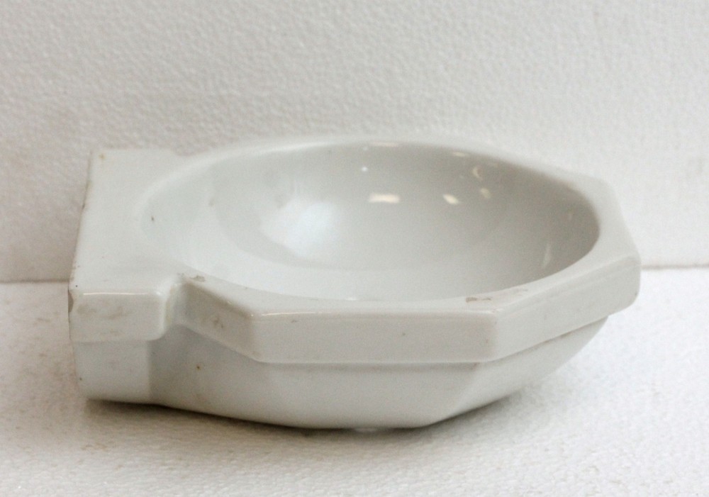 Wall Mount White Ceramic Sponge Dish
