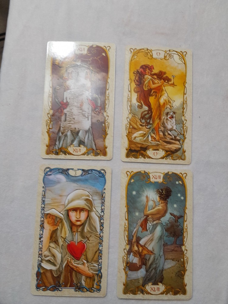 TAROT MUCHA LO SCARABEO