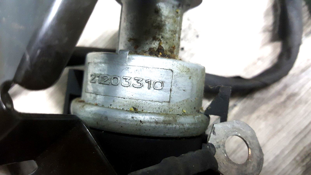 VOLVO IGNITION SWITCH 21203310