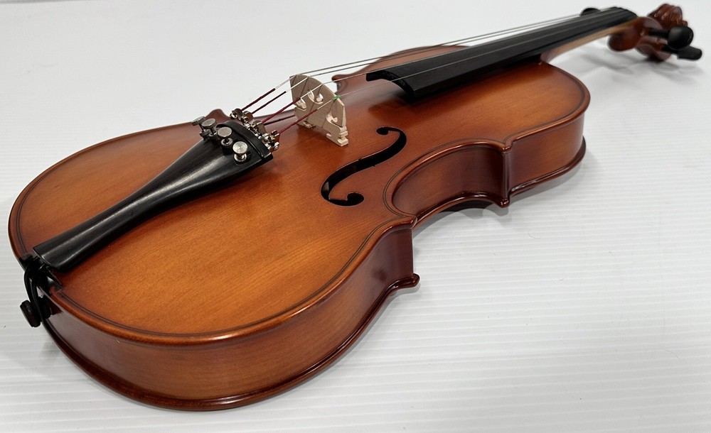 Kraemer 4/4 Violin Model KRV-021 with 2 Bows, Strap & Case