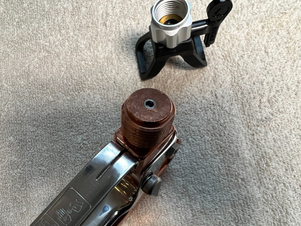 BINKS Pitbull 3500 Airless Spray Gun - 3500 psi - 517 Tip Nozzle