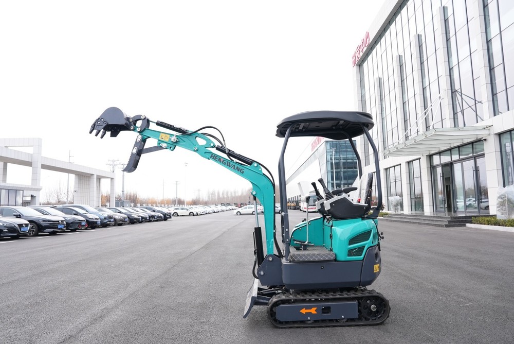 B&S EPA engine，13.5hp mini excavator, pilot control system,, free delivery.