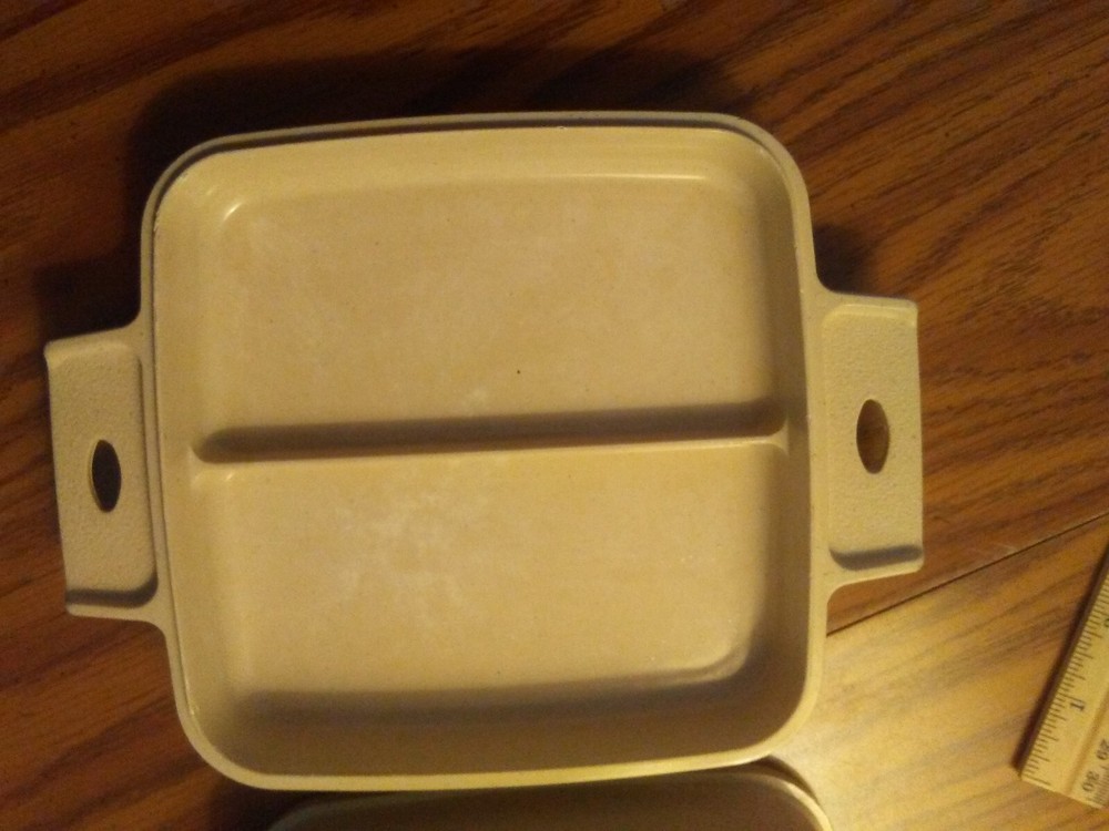 Littonware 1 Quart square microwave dish