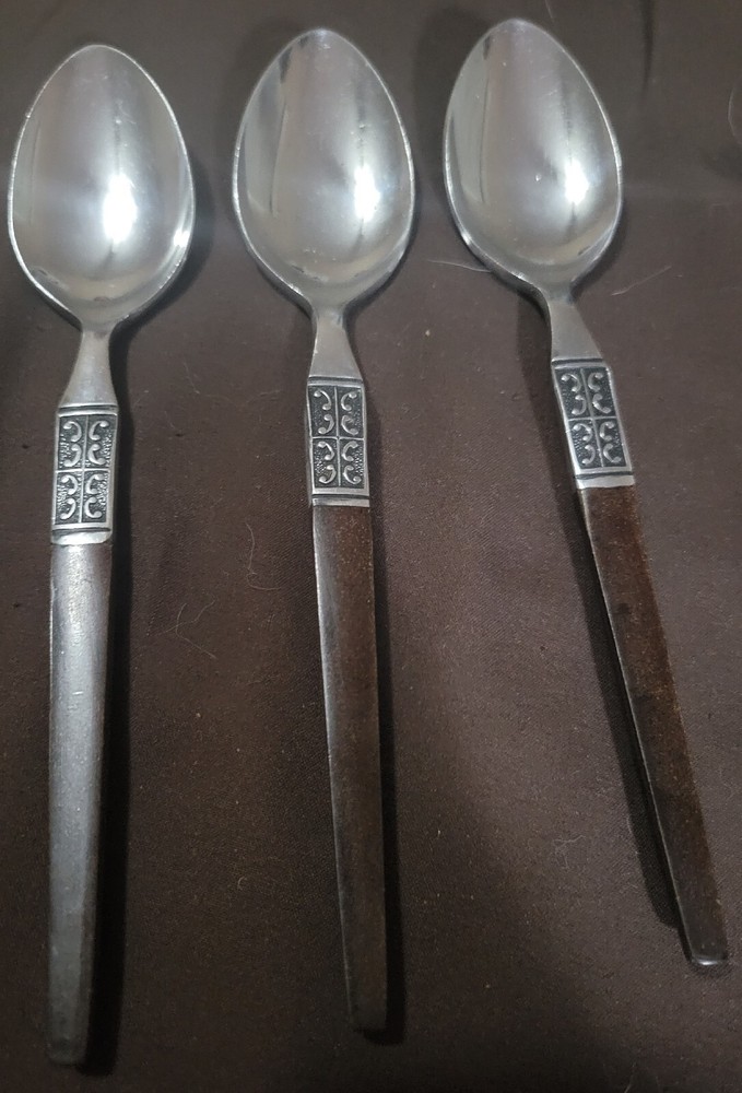 Ekco Eterna La Joya Stainless 2 Table Knifes & 3 Teaspoons