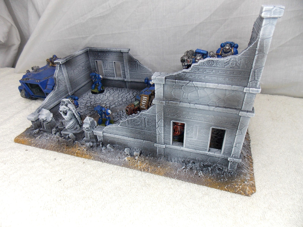 WARGAMING TERRAIN PAINTED BUILDING