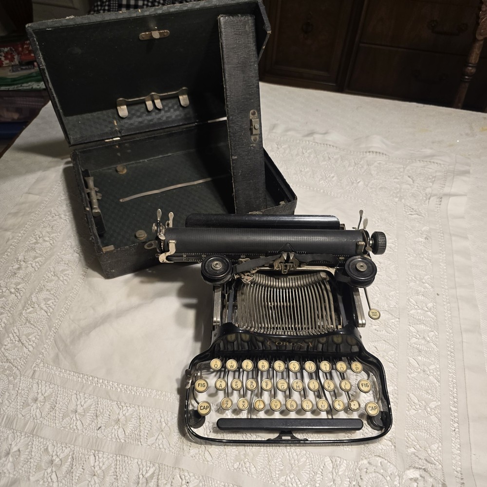 Corona 3 Antique Folding Typewriter With Case