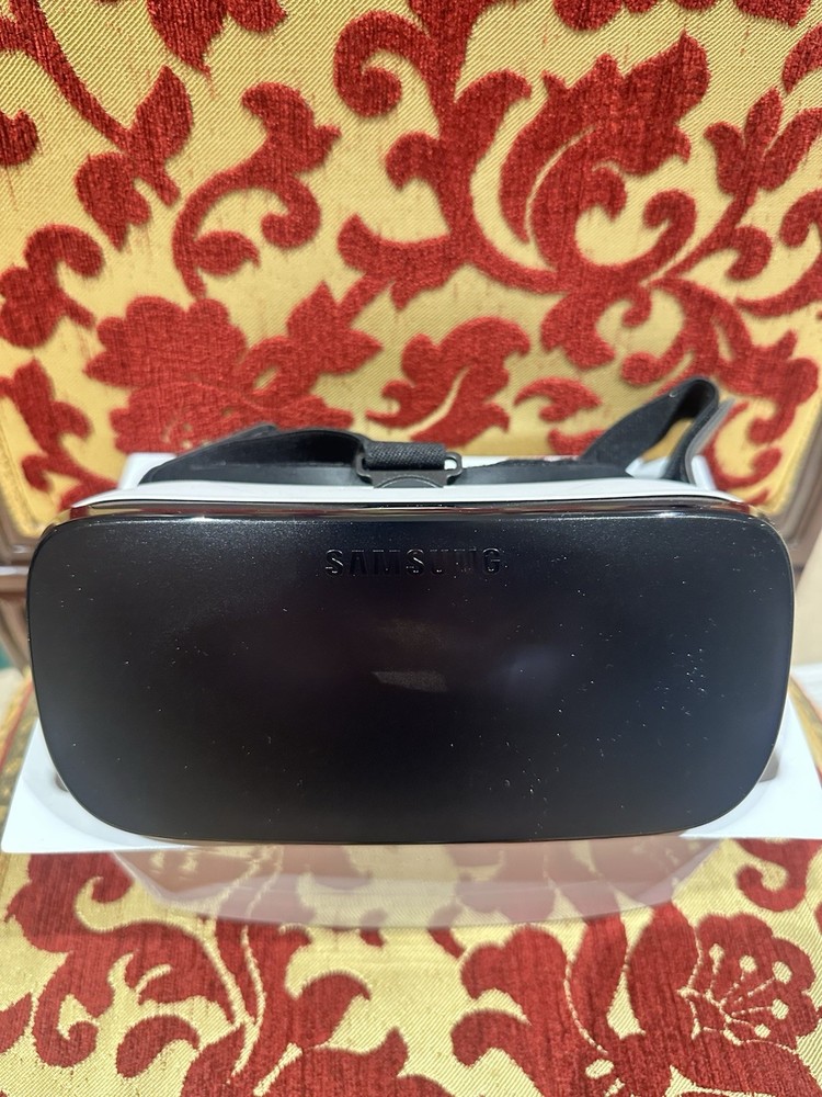 Samsung Gear VR Headset Powered by Oculus – Boxed – Tested