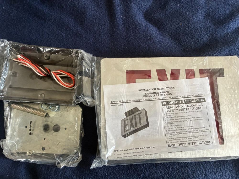 Lithonia light LES 1R