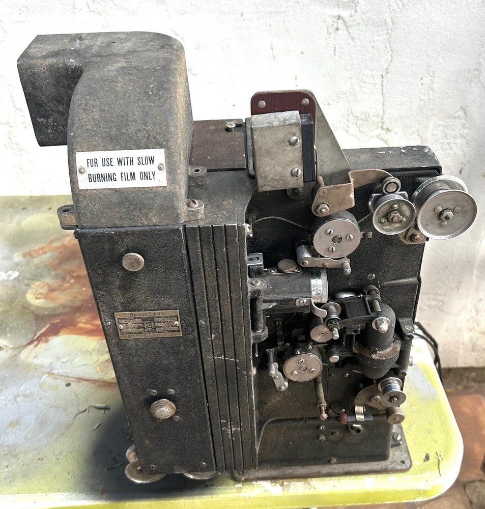 Mills Panoram 16mm RCA Projector - Core