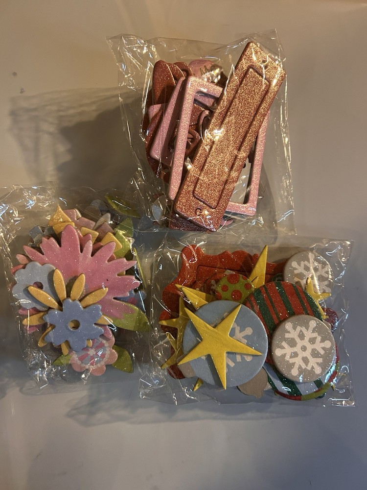 200-piece Assorted Shapes & Alpha Glitter Chipboard
