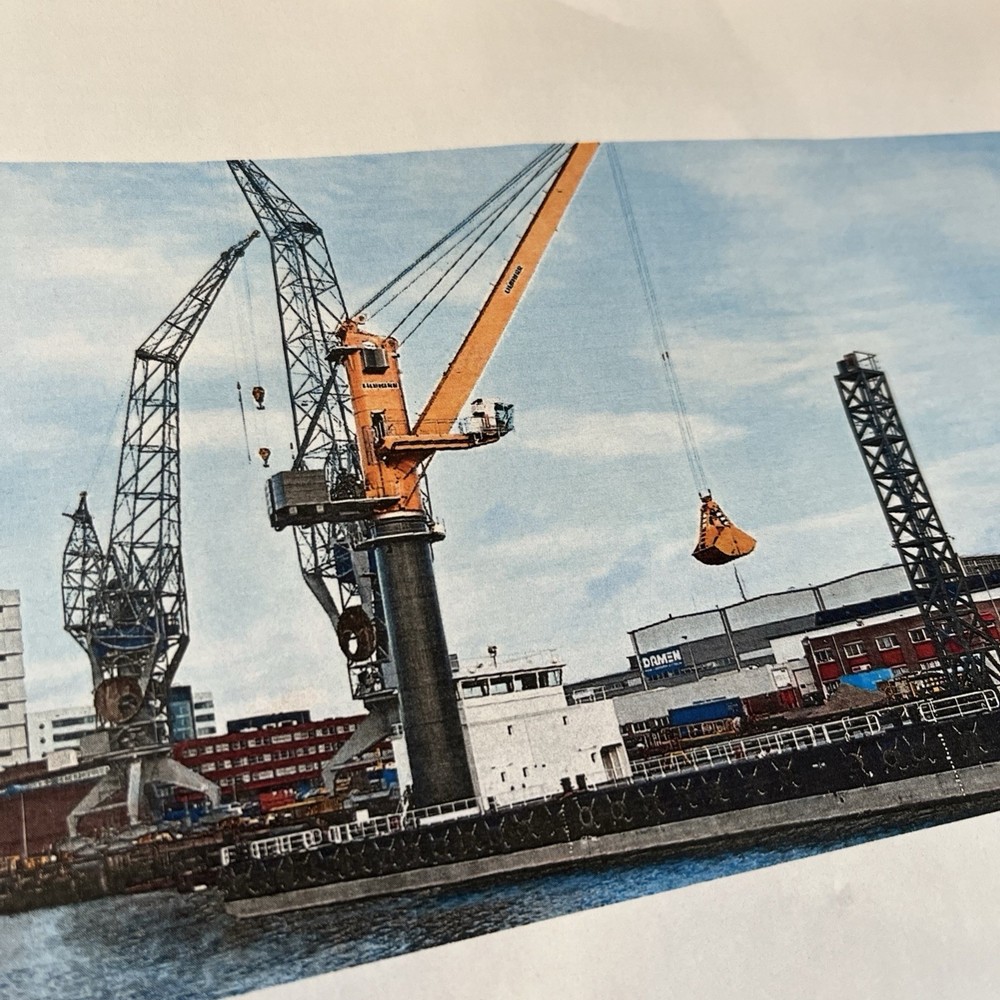 PIER TERMINAL  Crane WATERFRONT  HO Scale PLASTIC