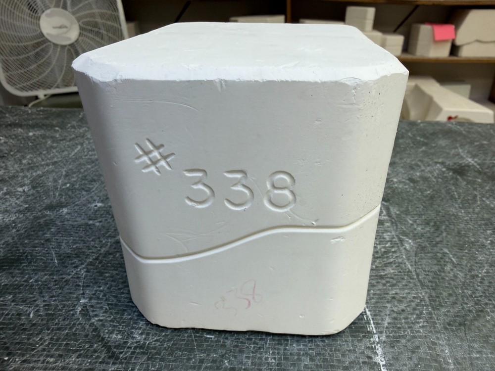 VINTAGE RIVERVIEW CERAMIC MOLD #338 FOX