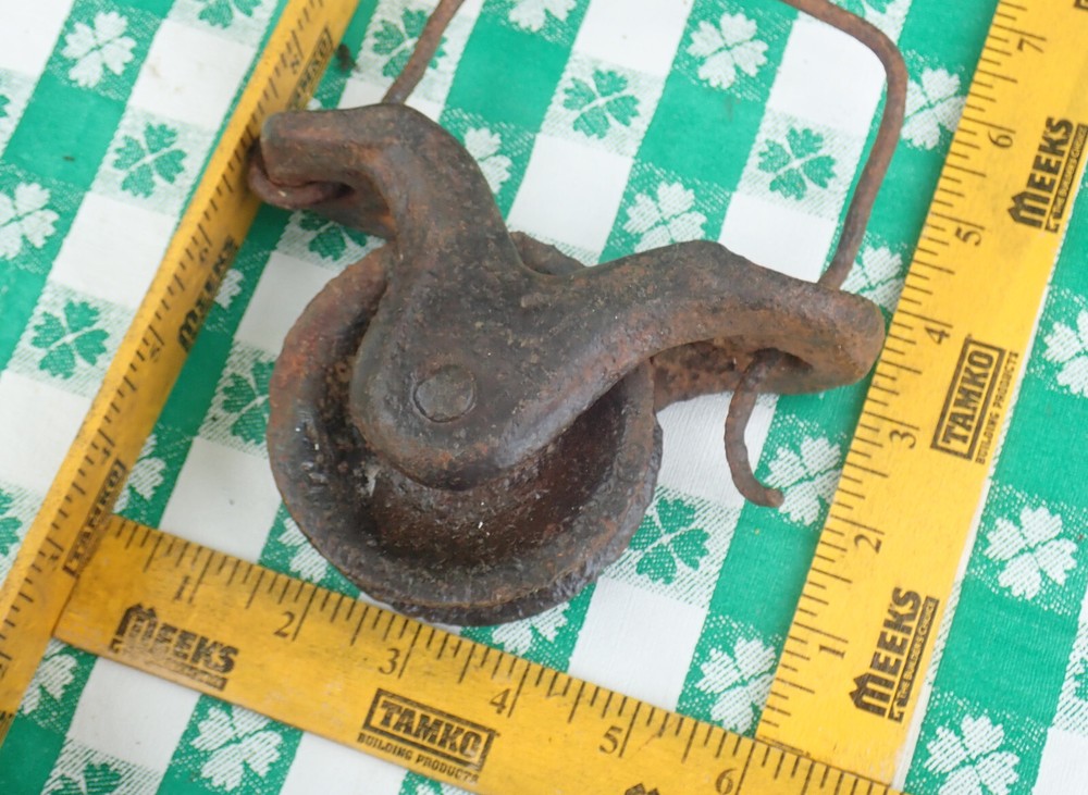 Vintage Antique Iron Rustic Heavy Pulley