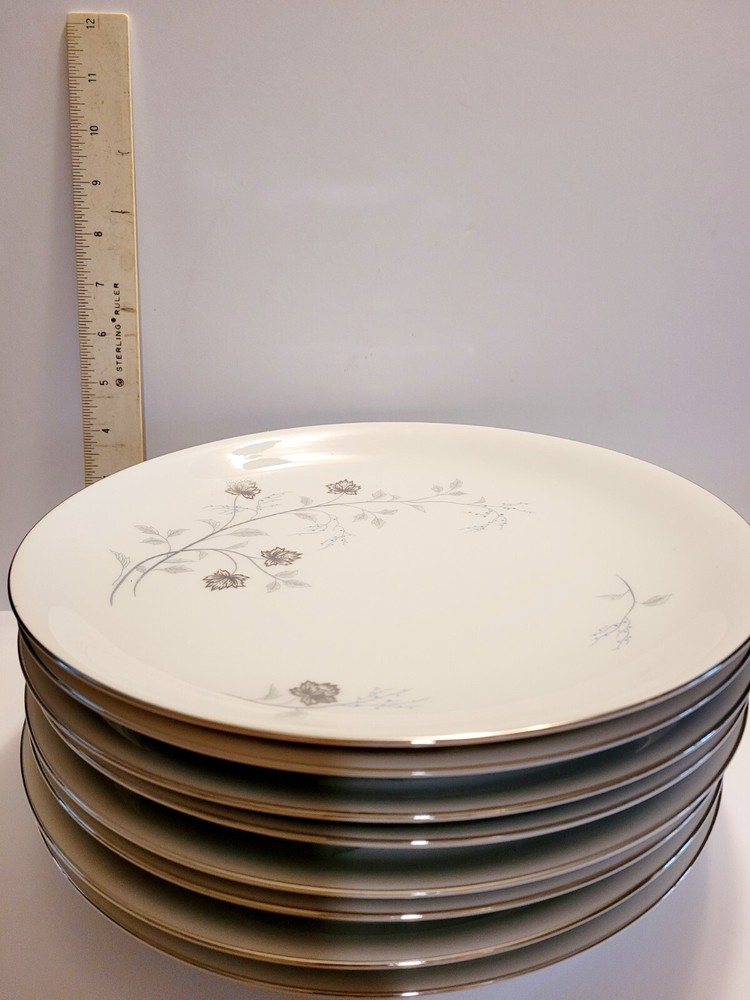 Arlen Fine China 8 Piece Set