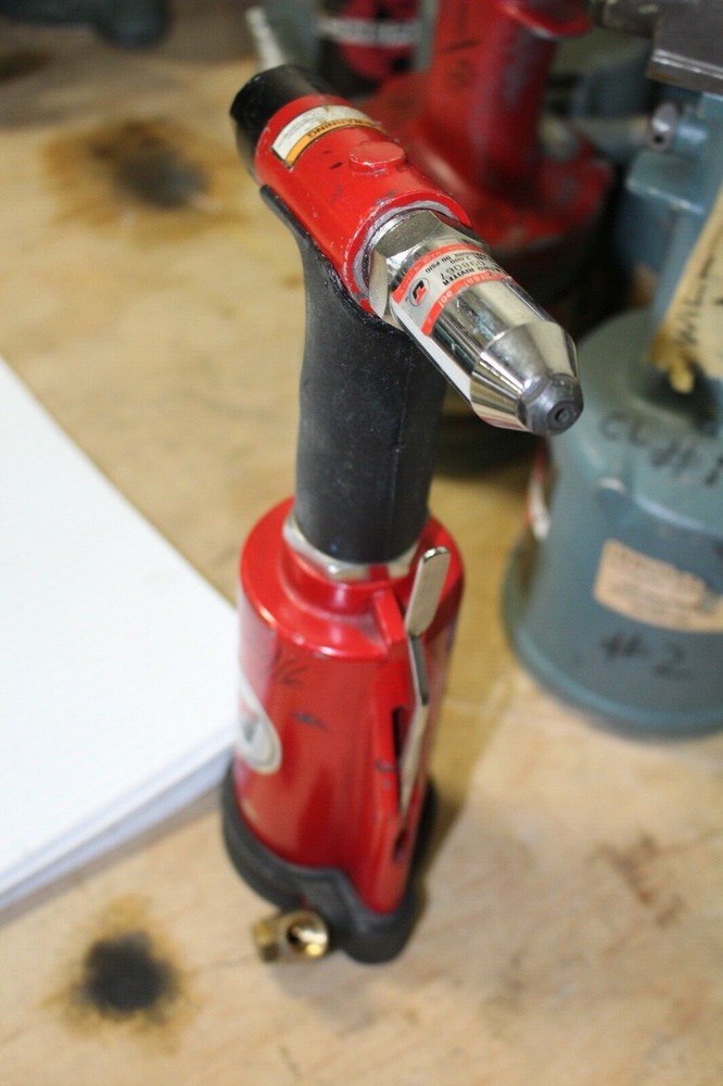 Universal Tool OCCM31501 RIVETER RIVET GUN WORKING