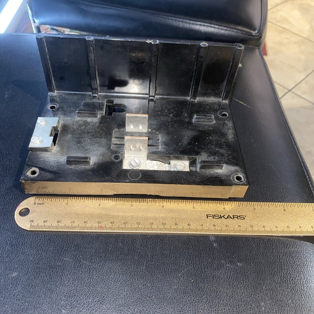 GE Mini Mod II Meter Socket Breaker Base 125 Or 200A General Electric TMP3 & 4.