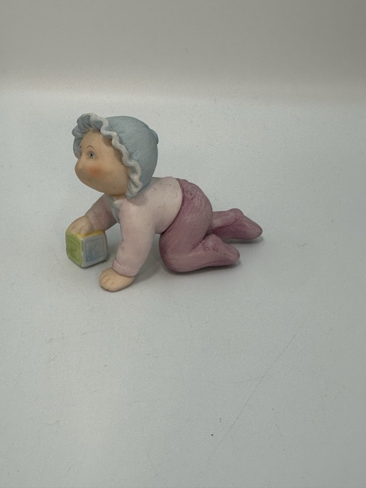 Cabbage Patch Kids Figurine Crawling 1984 Edition Pre-owned