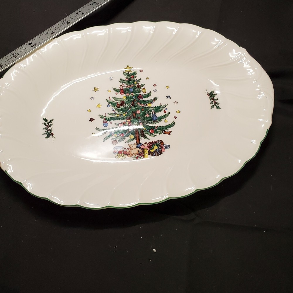 Nikko HAPPY HOLIDAYS 14" Oval Serving Platter