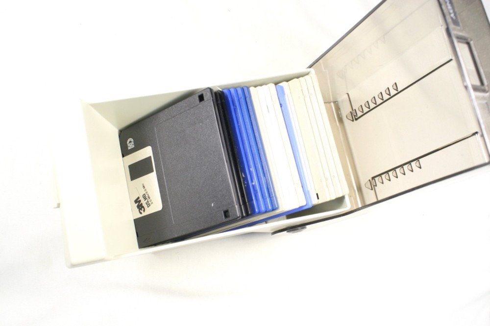 Tandy 3.5" Computer Diskette Box w/20 Disks (101)