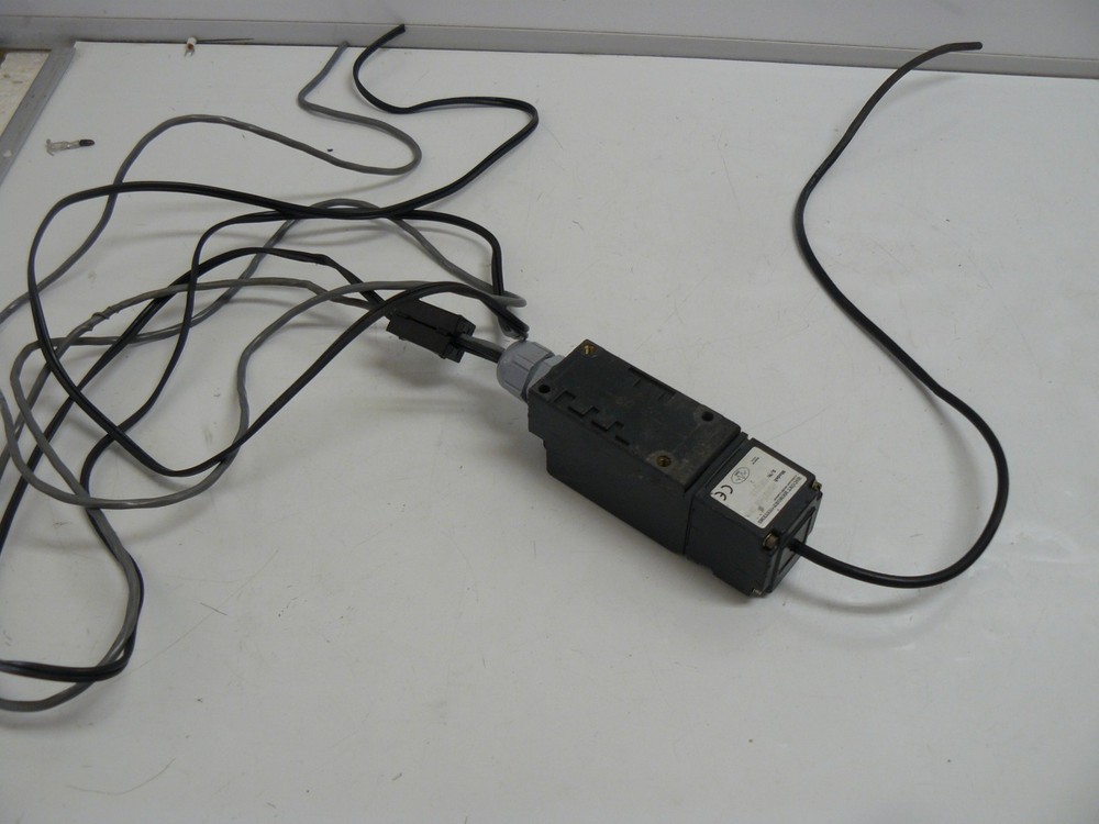 ESCORT MEMORY SYSTEMS HMS827 PASSIVE READER/WRITER