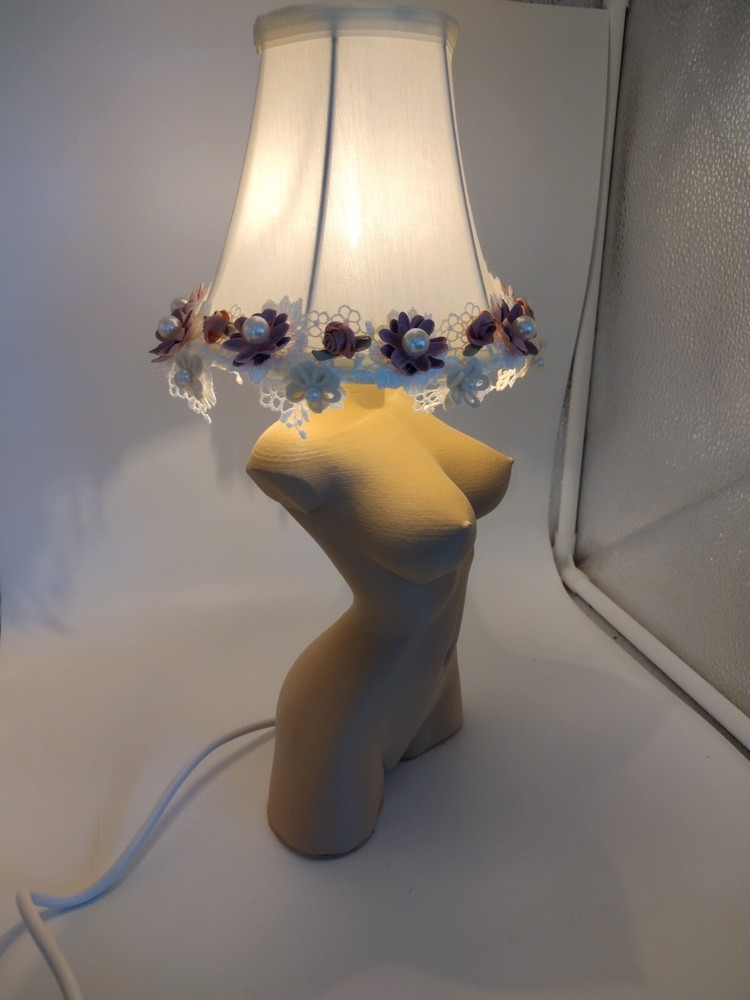 Female Torso NL - 3d Printed Paintable Lamp / Nightlight