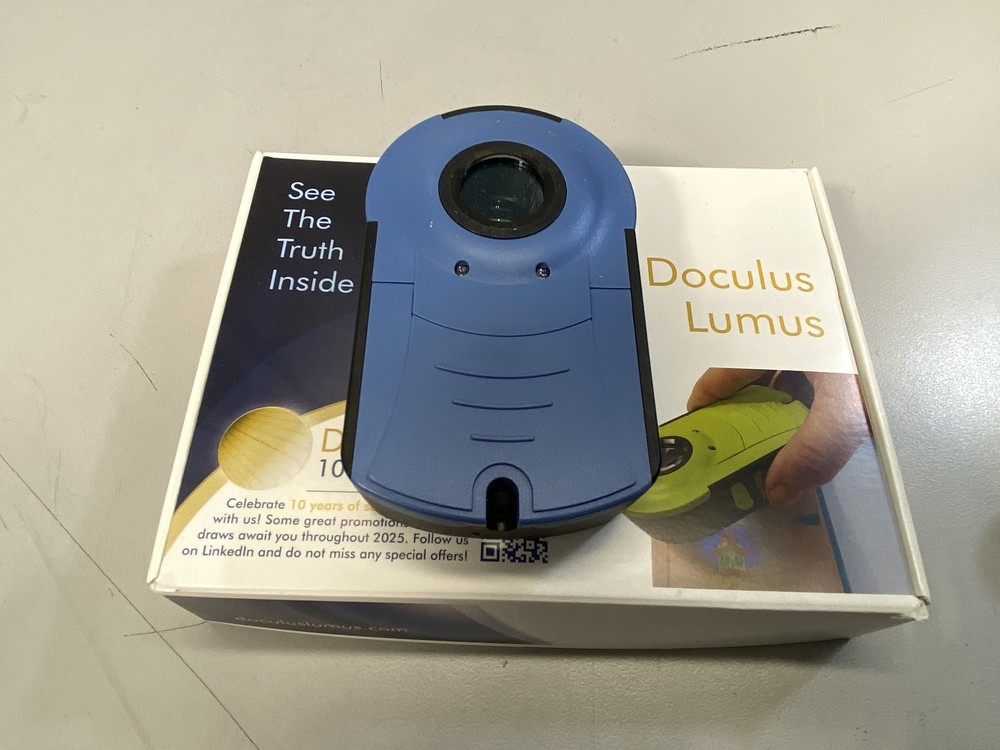 Doculus Lumus Document Forensic Magnifier and Examination Tool 22x Blue