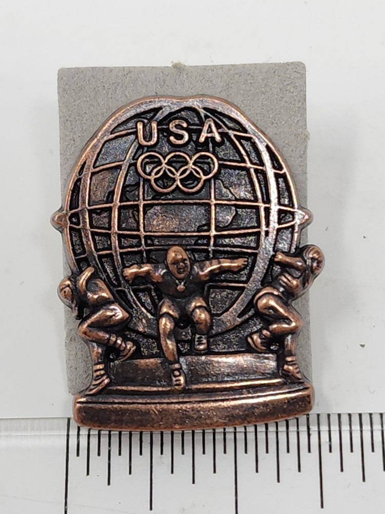 VINTAGE PIN PINBACK - OLYMPICS TEAM USA