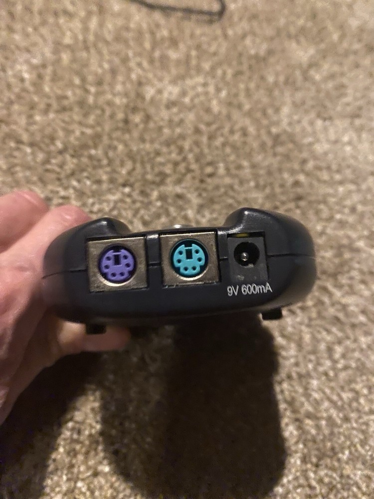 BELKIN PS/2 2-Port KVM Switch