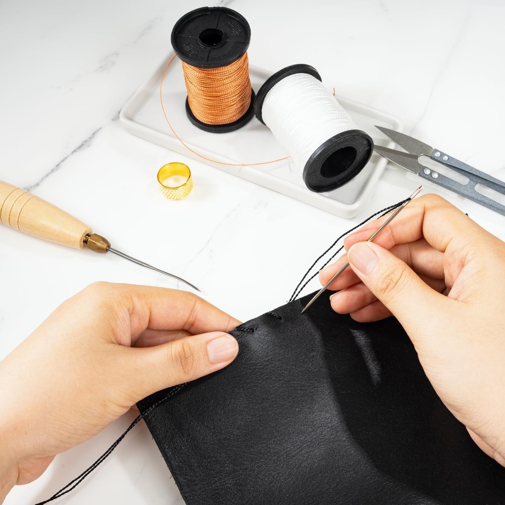 Heavy Duty Upholstery & Leather Sewing Kit - Includes Upholstery Needle Leath...