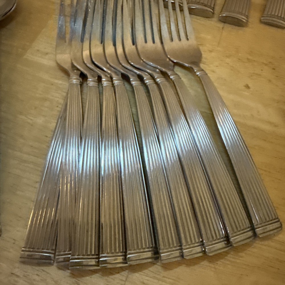 52 Pc Reed & Barton Crestwood Flatware Stainless Ribbed China Glossy Replacement