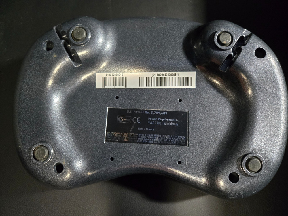 Line 6 Bass POD Bass Amp Modeler and Multi-Effect Processor