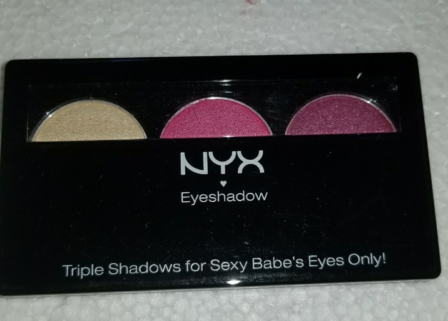 3 Nyx  trio eyesshad  Bronze red bean ts25
