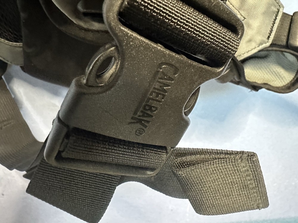 CamelBak Flashflo Hiking Camping Backpacking Hydration Hydro Backpack Yellow BLK