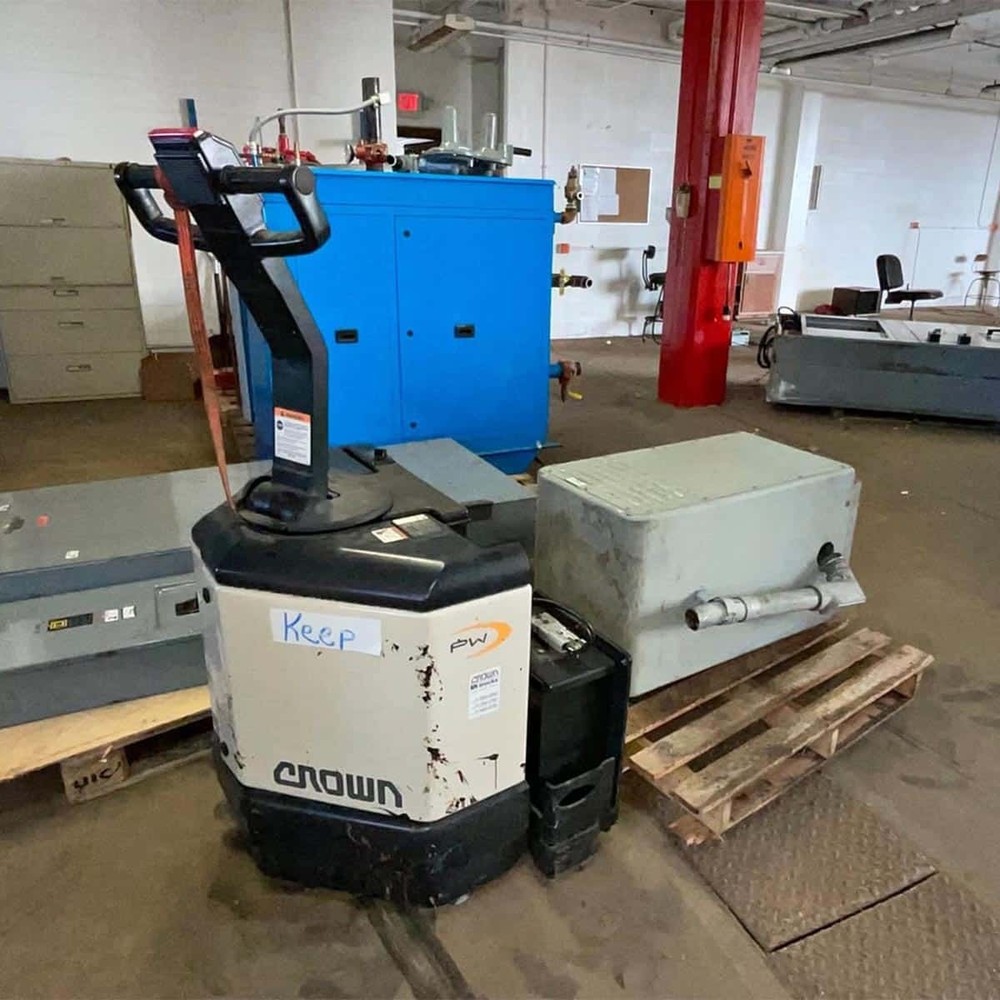 Crown Powered Pallet Jack