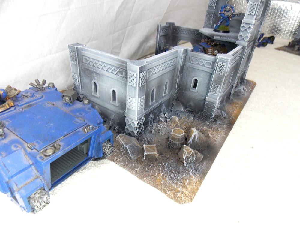 WARGAMING TERRAIN PAINTED BUILDING