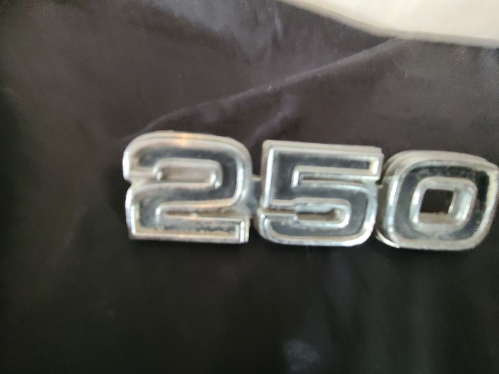 Ford 250 Emblem