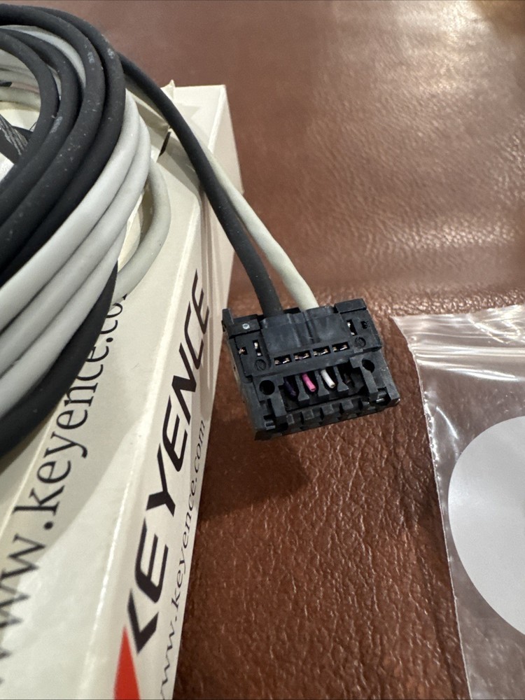 LV-S72 Keyence Ultra-Compact Digital Laser Sensor LV S72