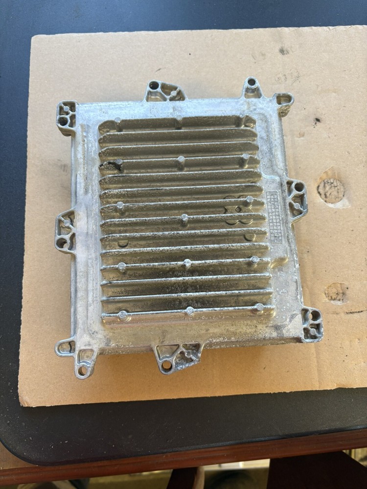 International MaxxForce Engine Control Module P/N 3007009C2 (98)