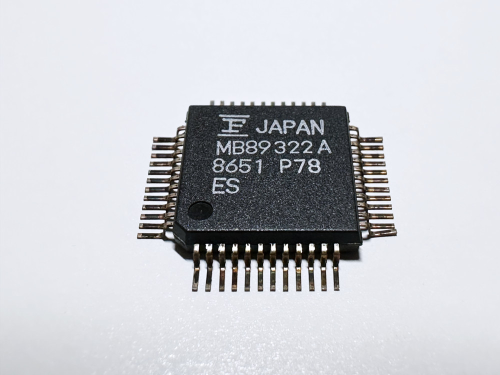 MB89322A Fujitsu CMOS Programmable CRT Controller IC QFP-48