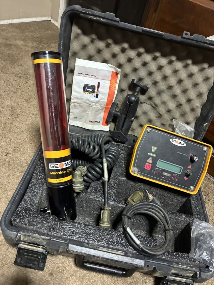 GeoMax ZEN10 Series Machine Control System with Display and Sensor