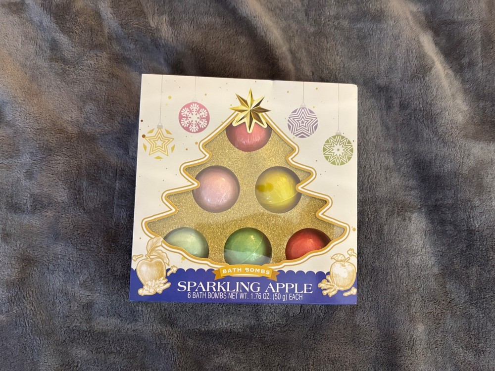 6 Bath Bombs Net Wt. 1.76 OZ Each, SPARKLING APPLE , New Christmas Gift Box