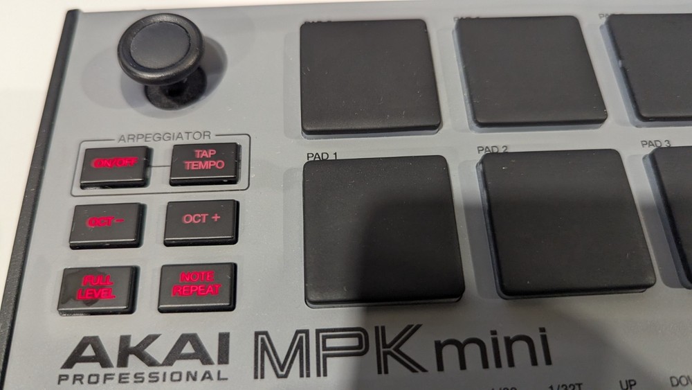 Akai Professional MPK Mini MK3 25-Key USB MIDI Keyboard & Pad Controller