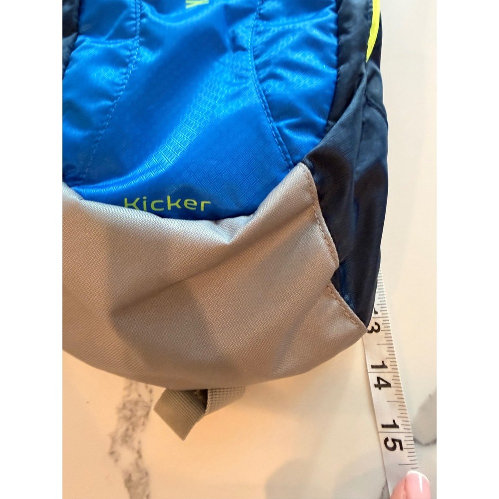 CamelBak Kicker Hydration Backpack Blue Running Hiking Pack w/ Bladder