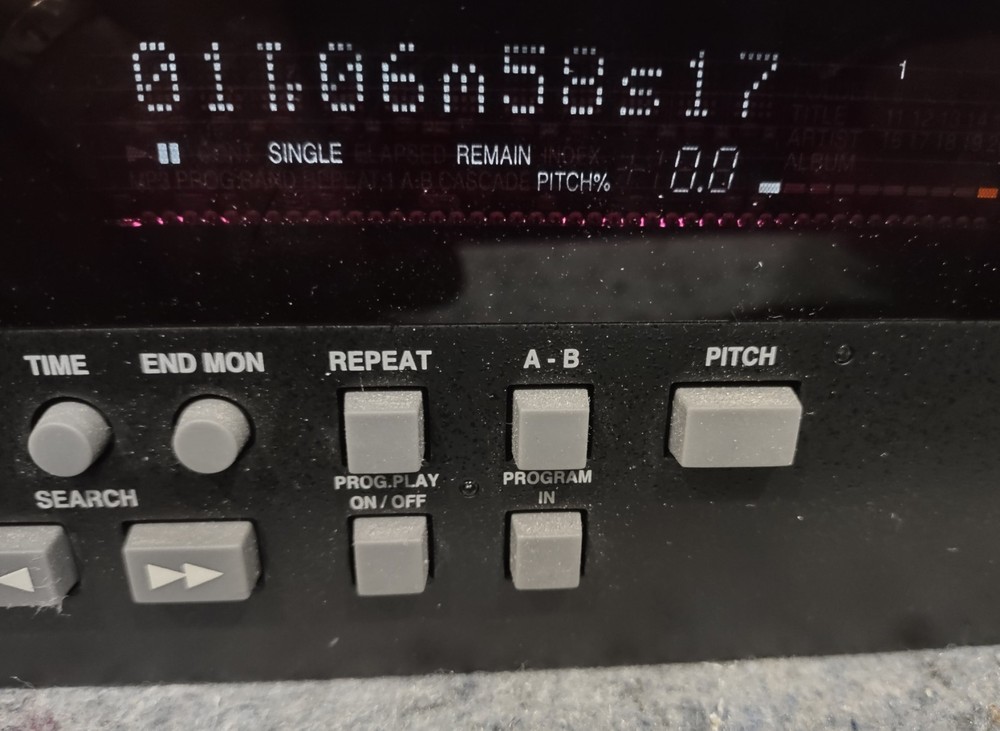 DENON DN-C635 RACK MOUNT CD/MP3 PLAYER-PLAYS-LOOKS NICE-EJECT BUTTON ISSUE