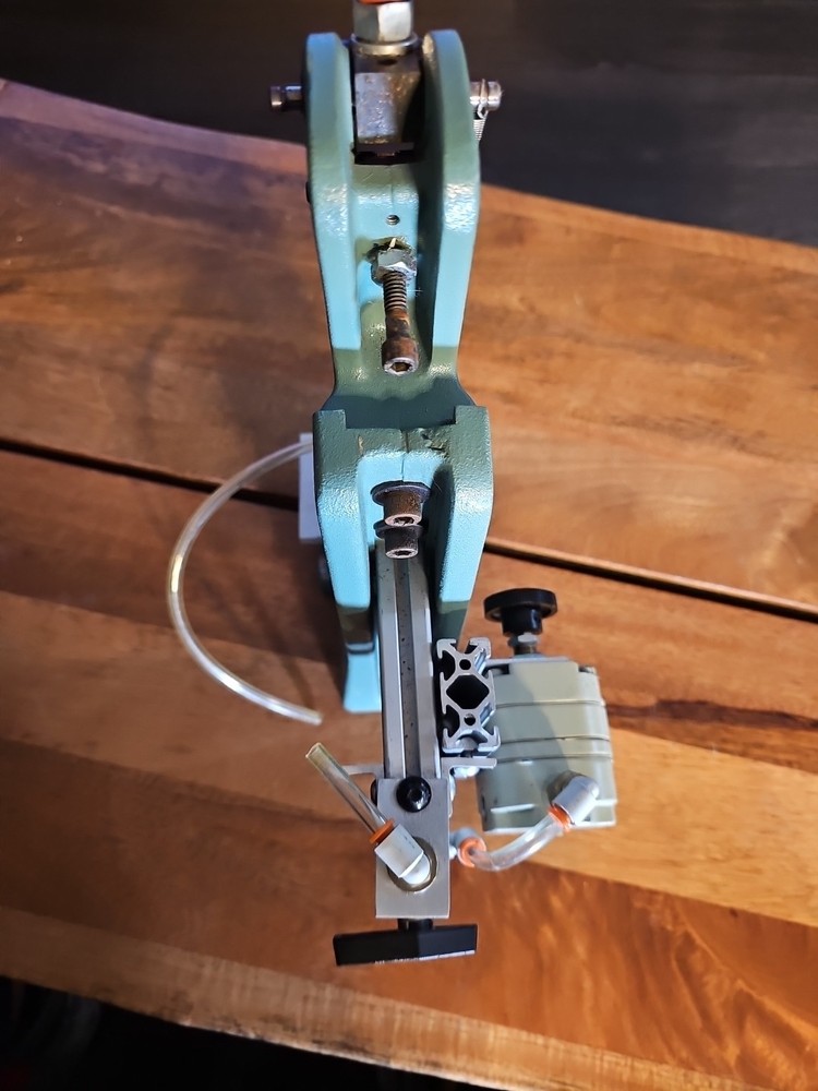 Minitools Toggle Action Punch Press