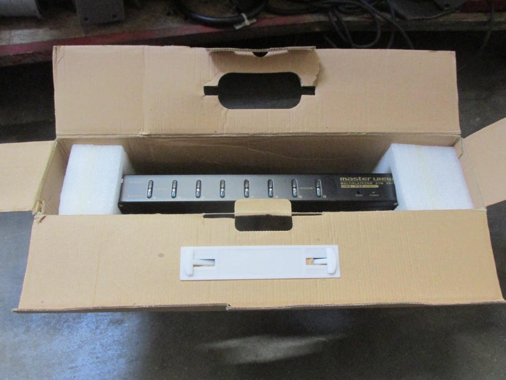 ATEN master view Max multi platform KVM switch USB / PS2 with audio CS-1758