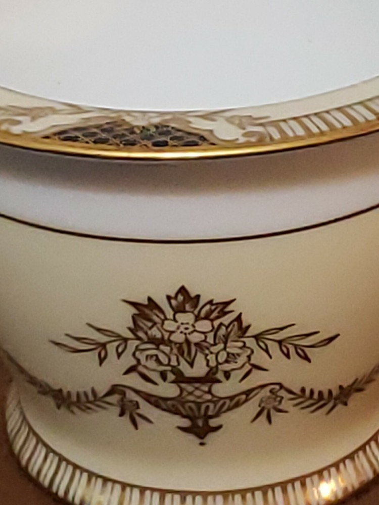Noritake Goldier Creamer