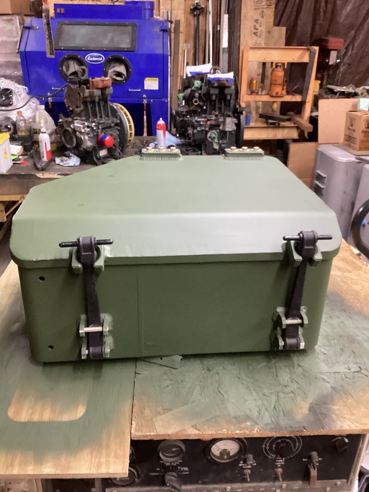 Storage box, rear /RH Bradley(BFVS) 2540-01-479-0396