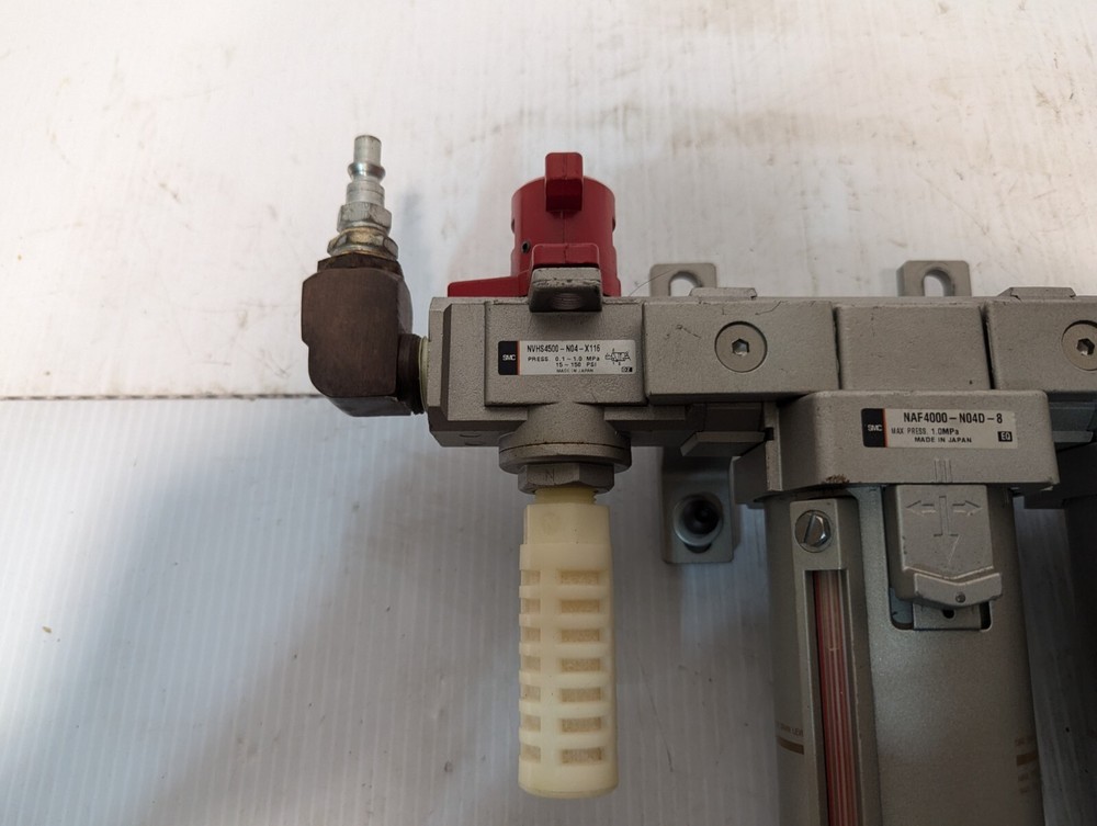 SMC Pneumatic- Regulator Assembly with NAW4000-N04 Regulator
